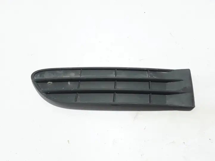 Volvo S40 (2007 - 2012) 30744921 Нижняя решетка переднего бампера — фото 1