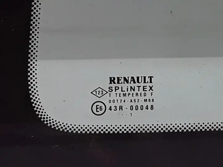 Renault Clio II (1998 - 2001) 833077317R Заднее боковое стекло — фото 3