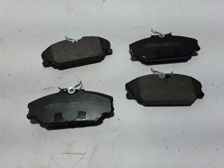 Renault Scenic I (1996 - 2003) 144.2 Передние тормозные колодки — фото 2