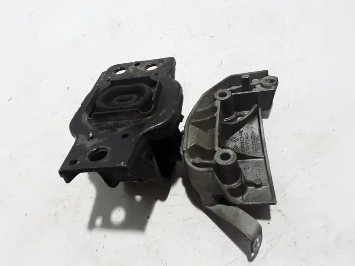 Renault Megane II (2002 - 2005) 8200168002 Кронштейн двигателя — фото 2