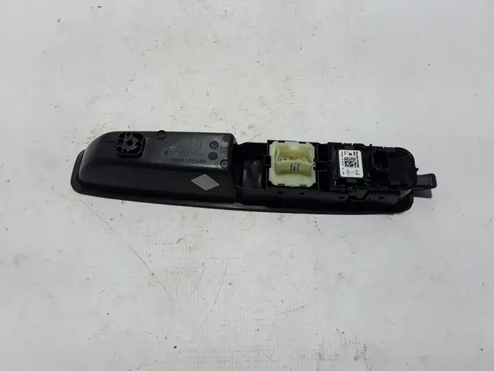 Renault Zoe (2012 - ) 809517054R Кнопка стеклоподъемников — фото 3