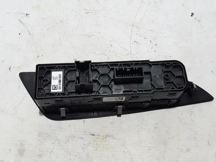 Renault Espace V (RFC) (2015 - 2019) 254013799R Кнопка стеклоподъемников — фото 2