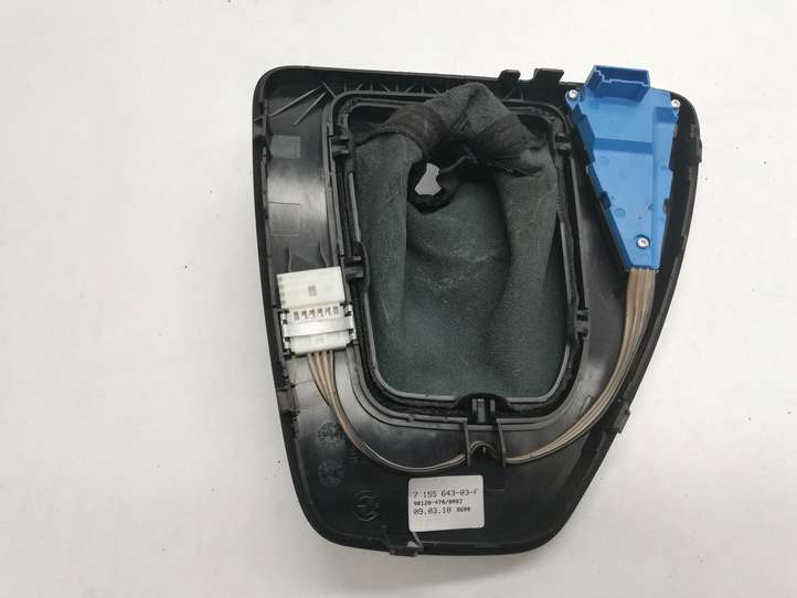 BMW 3 E90 E91 (2005 - 2012)  7155643 Рамка рычага переключения передач