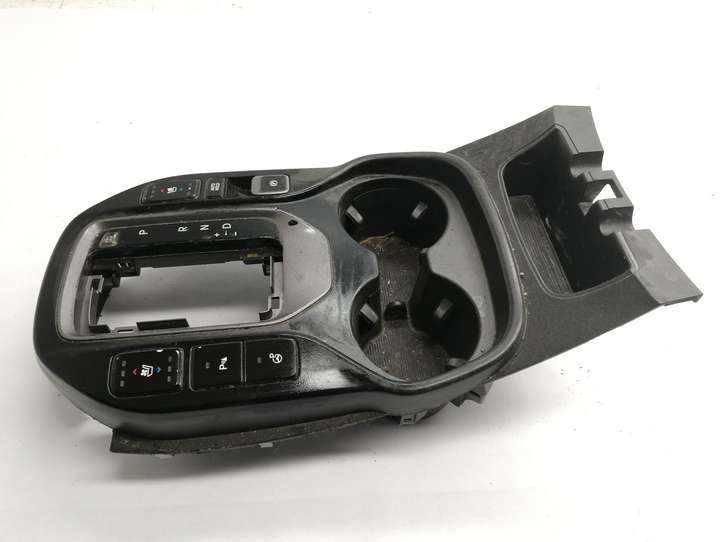 Hyundai Santa Fe (2012 - 2015)  846562W005A Рамка рычага переключения передач