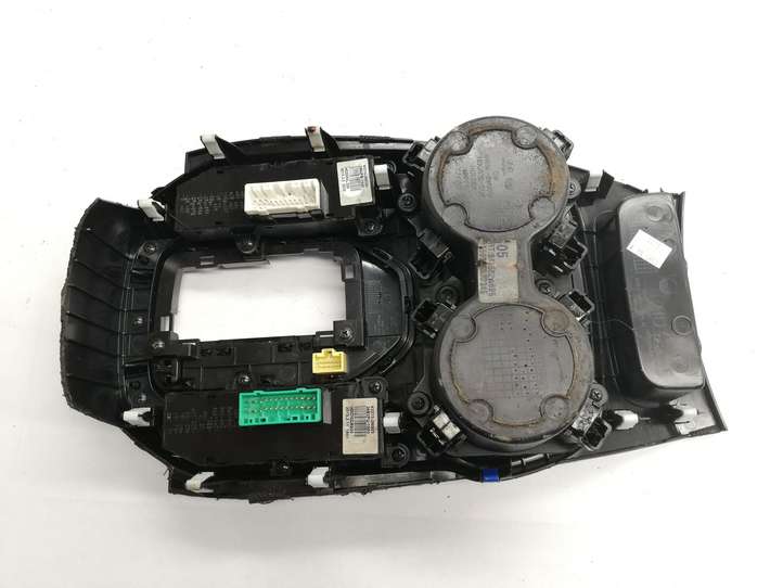 Hyundai Santa Fe (2012 - 2015)  846562W005A Рамка рычага переключения передач