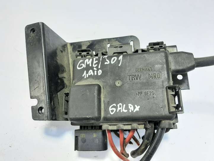 Ford Galaxy (2000 - 2006)  7M3937548A Блок монтирования реле