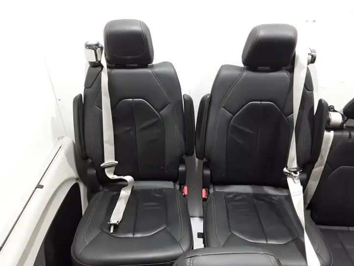 Chrysler Pacifica (2016 - ) Комплект салона — фото 4