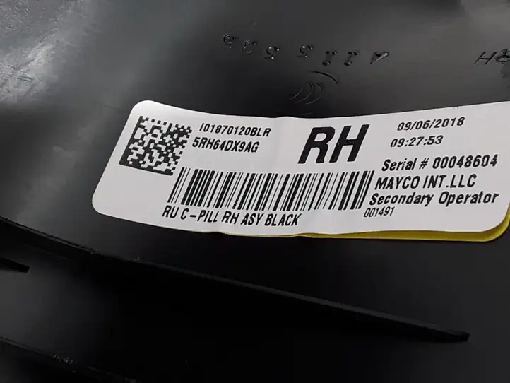 Chrysler Pacifica (2016 - ) 5RH64DX9AG Верхняя обшивка стойки D — фото 3