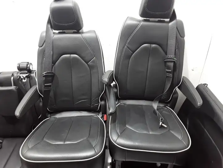 Chrysler Pacifica (2016 - ) Комплект салона — фото 6