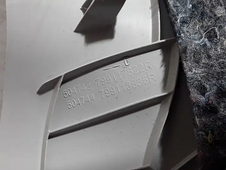 Renault Clio V (2019 - ) 799117822R Обшивка стойки у окна — фото 3