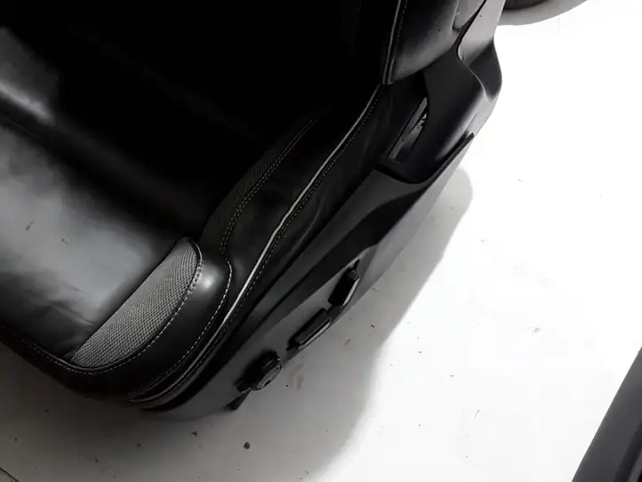 Volvo XC60 (2017 - ) Комплект салона — фото 6