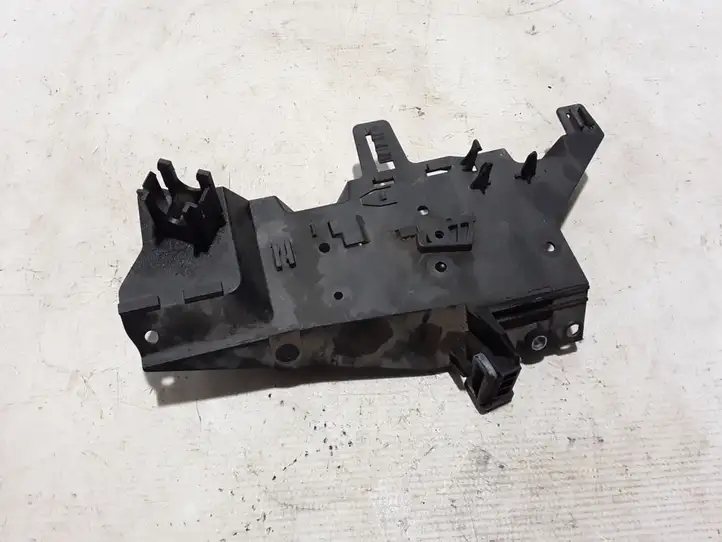 BMW 3 F30 F35 F31 (2012 - 2018) 7811112 Крышка двигателя декоративная — фото 1