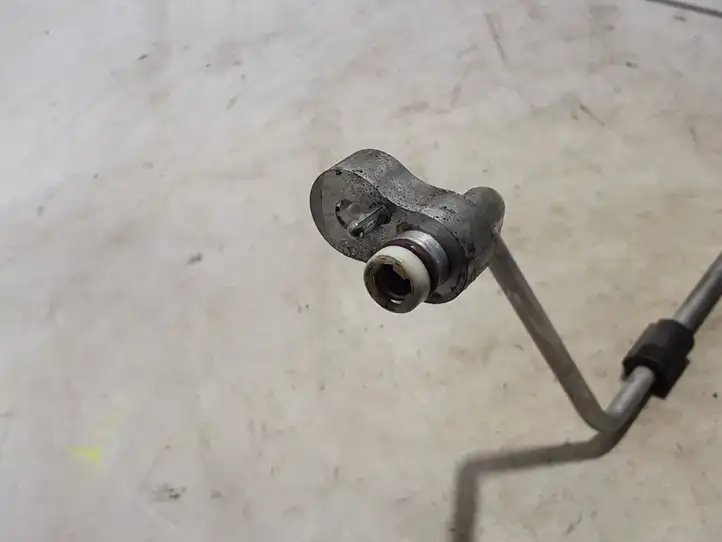 BMW 3 F30 F35 F31 (2012 - 2018) 9212236 Трубки и шланги кондиционера — фото 2