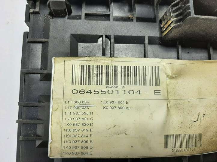 Volkswagen Touran I (2003 - 2010)  1K0937125A Блок монтирования реле