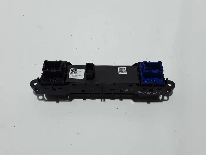Dacia Spring (2021 - ) 252907063R Включатель аварийных фонарей — фото 2