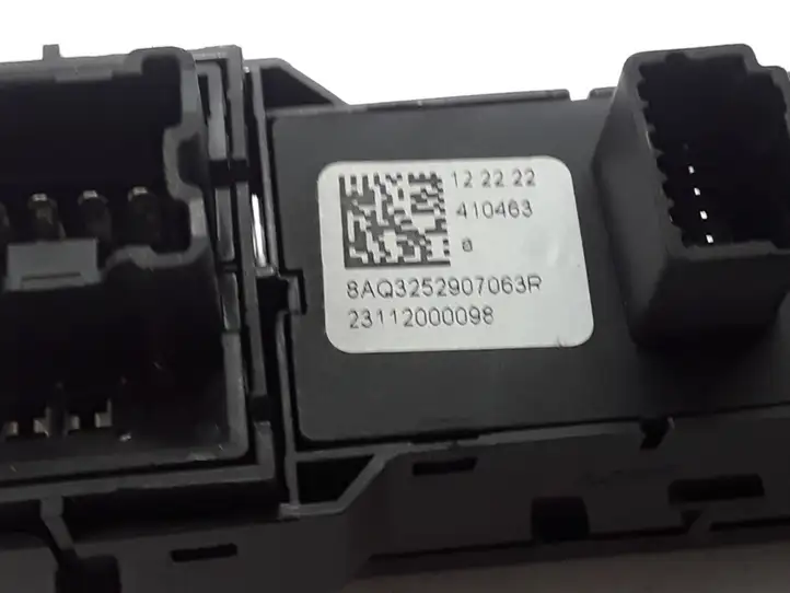 Dacia Spring (2021 - ) 252907063R Включатель аварийных фонарей — фото 3