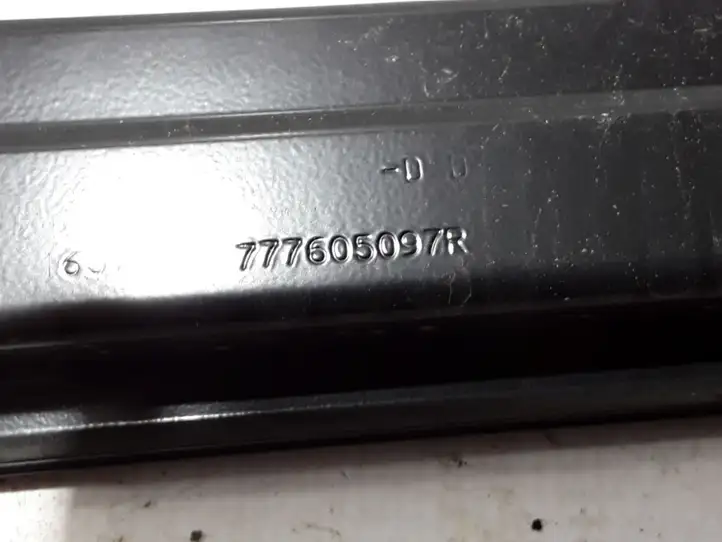 Dacia Dokker (2012 - 2021) 777605097R Средняя направляющая ролика раздвижной двери — фото 3