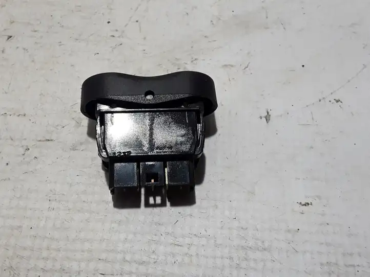 Dacia Duster (2010 - 2017) 8200602227 Кнопка стеклоподъемников — фото 2