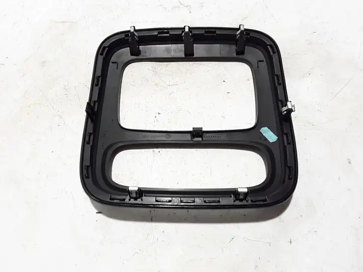 Opel Vivaro (2014 - 2018) 682604581R Отделка внутренней панели салона — фото 3