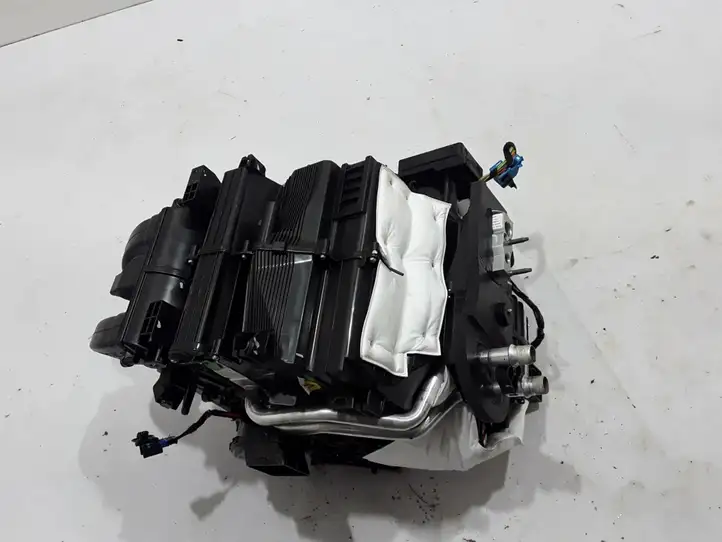 Peugeot 2008 II (2019 - ) 9840568380 Комплект системы вентиляции салона — фото 4
