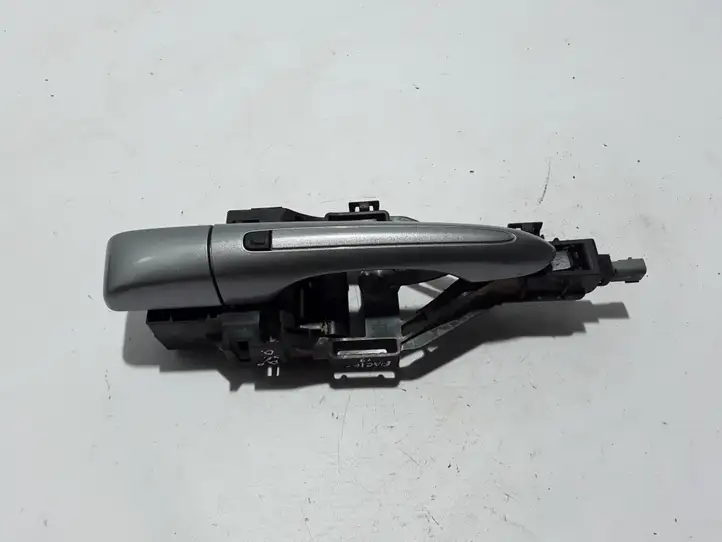 Chrysler Pacifica (2016 - ) Наружная ручка раздвижной двери — фото 1