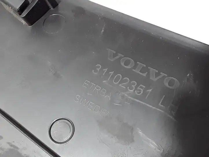 Volvo V40 Cross country (2016 - 2019) 31102351 Нижняя обшивка стойки B — фото 3