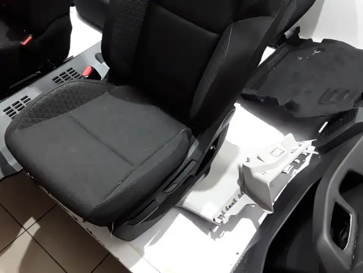Renault Clio V (2019 - ) Комплект салона — фото 4