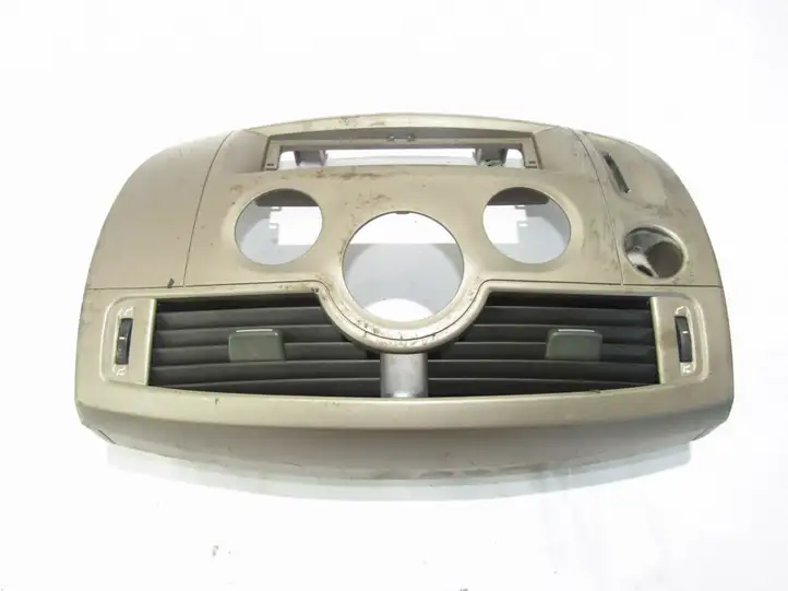 Renault Scenic II - Grand scenic II (2003 - 2006) Центральный воздушный дефлектор — фото 3