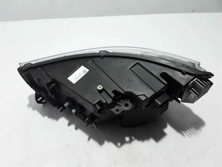 Volvo XC40 (2017 - ) 31446785 Передняя фара — фото 4