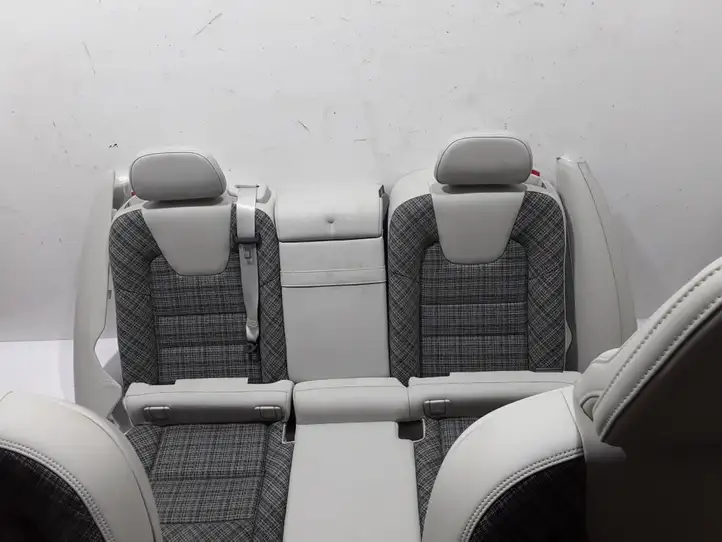 Volvo V60 (2018 - ) Комплект салона — фото 3