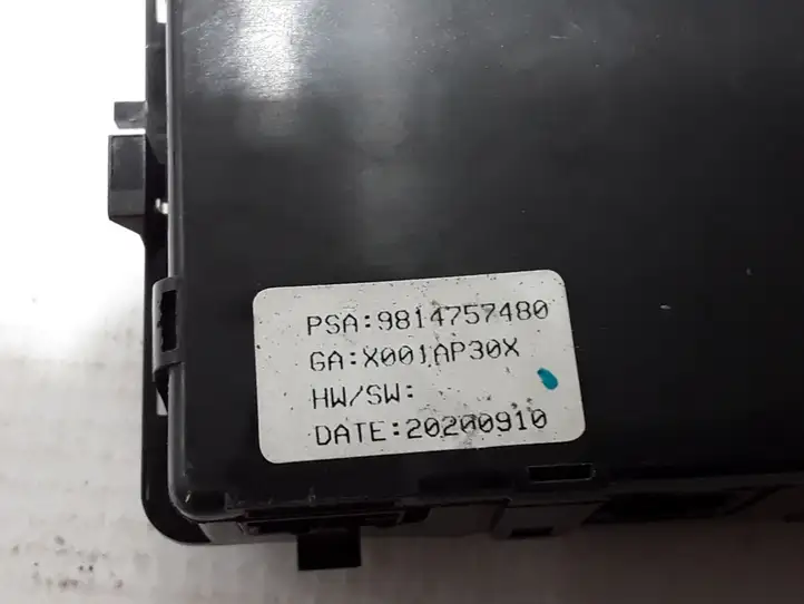 Peugeot 2008 II (2019 - ) 9814757480 Передняя подсветка — фото 2