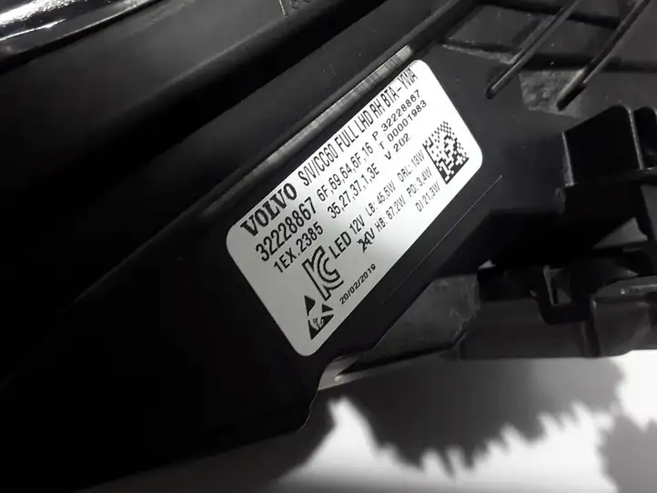Volvo S60 (2018 - ) Передняя фара — фото 4