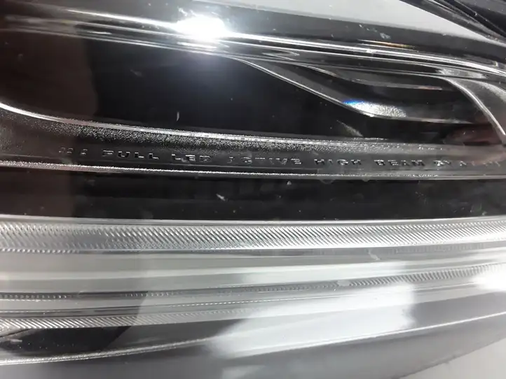 Volvo S60 (2018 - ) Передняя фара — фото 6