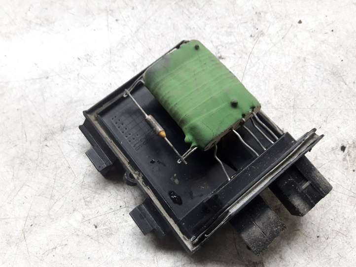 Toyota Avensis T250 (2003 - 2006)  3131090041 Реле вентилятора печки салона