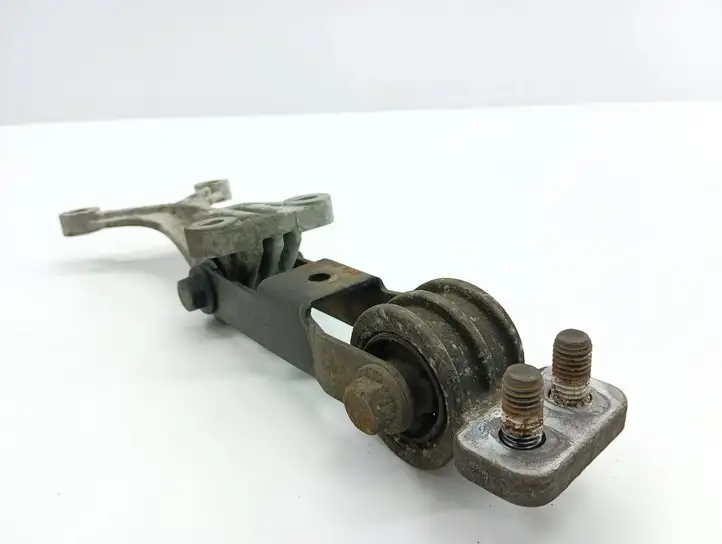 Volvo XC90 (2002 - 2006)   Подушка коробки передач