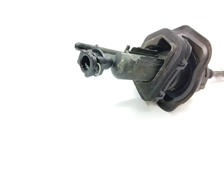 Mazda 5 (2005 - 2010)   Главный цилиндр сцепления