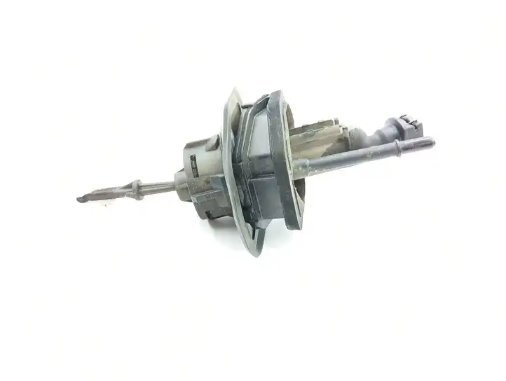 Mazda 5 (2005 - 2010)   Главный цилиндр сцепления