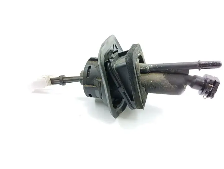 Mazda 5 (2005 - 2010)   Главный цилиндр сцепления