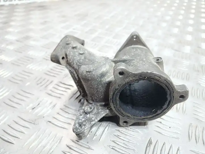 Volkswagen PASSAT B6 (2005 - 2010) 03G129637A Кронштейн охладителя EGR — фото 3