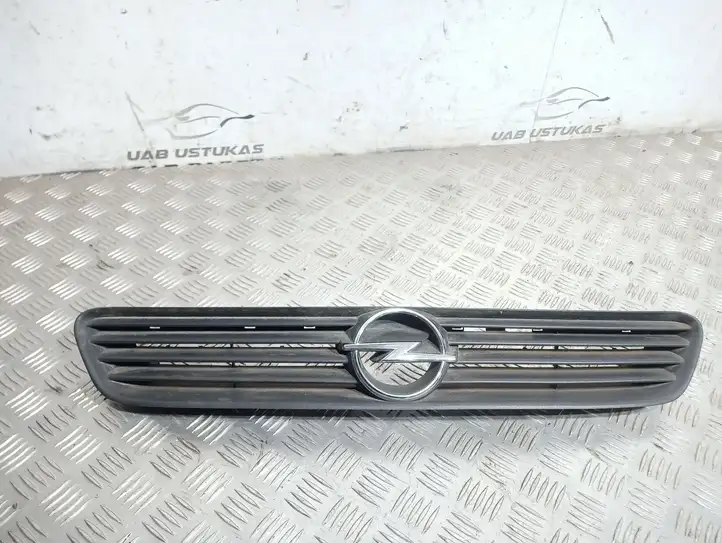 Opel Astra G (1998 - 2004) 90588120 Верхняя решетка радиатора — фото 1