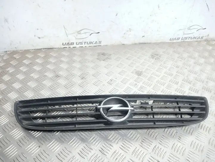 Opel Zafira A (1999 - 2003) 90580579 Верхняя решетка радиатора — фото 1
