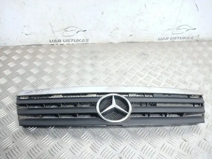 Mercedes-Benz A W168 (1997 - 2004)  1688800983 Верхняя решётка