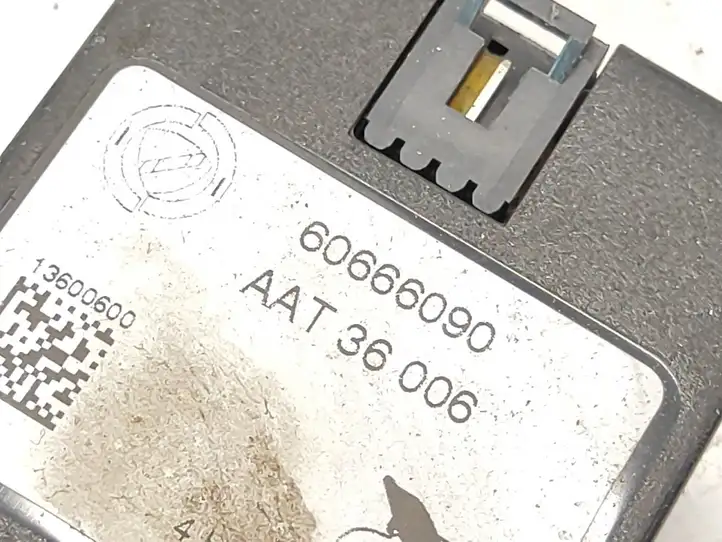 Lancia Thesis (2001 - 2009)  60666090 Усилитель антенны