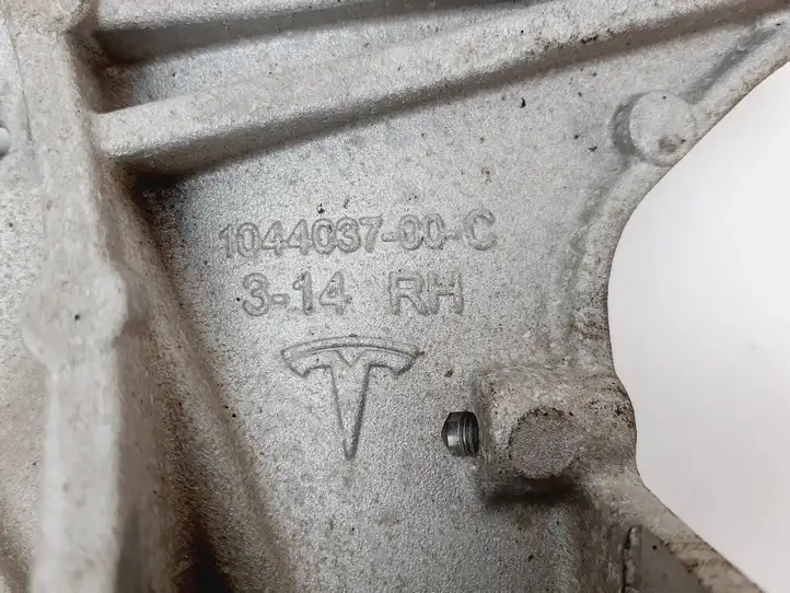 Tesla Model Y (2019 - 2024) 104437600D Опорный подшипник амортизатора — фото 6