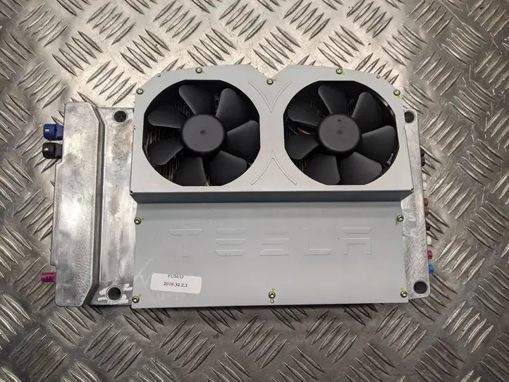 Tesla Model X (2015 - 2021) 165500070H Блок управления двигателем (ECU) — фото 1