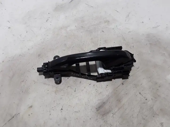 Volvo XC40 (2017 - ) Наружная ручка задней двери — фото 1