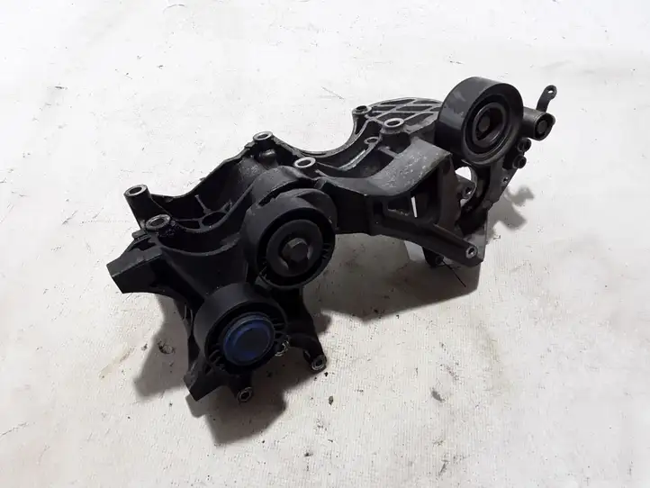 Audi Q5 SQ5 (2008 - 2012) 03L903143H Кронштейн генератора — фото 2