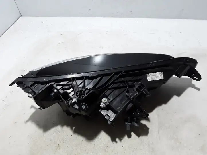 Volvo V60 (2018 - ) 32365339 Передняя фара — фото 7