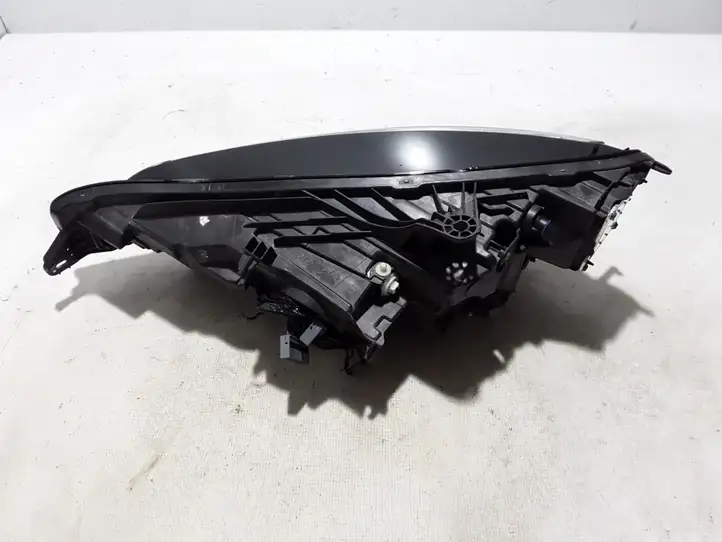 Volvo V60 (2018 - ) 32365340 Передняя фара — фото 4