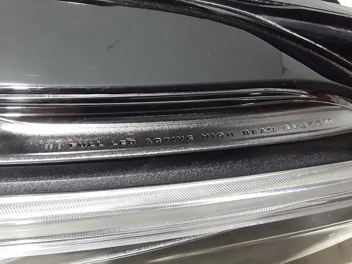 Volvo V60 (2018 - ) 32365340 Передняя фара — фото 6